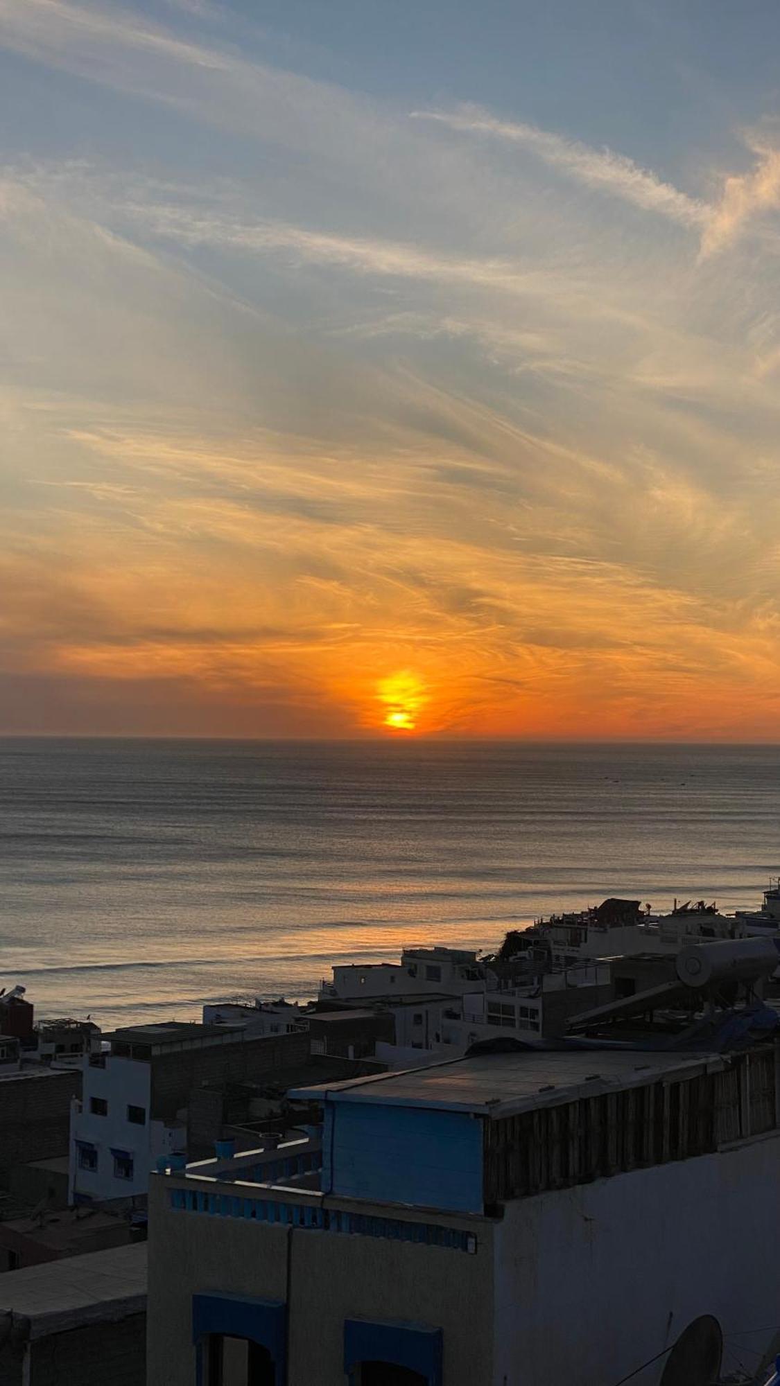 Sunny Wave Taghazout Surf & Yoga Hotel Exterior photo